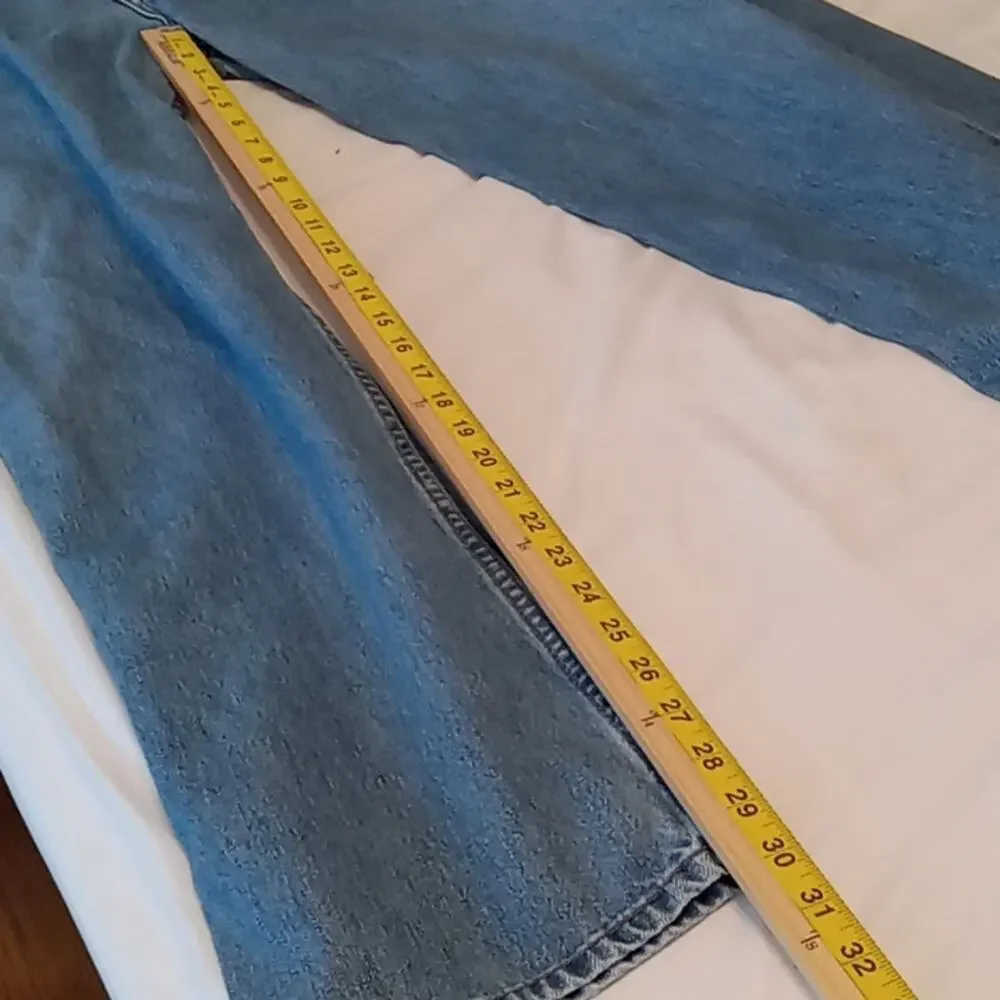 Levi 550 men's size 42X32 relaxed fit denim jeans. Athleisure